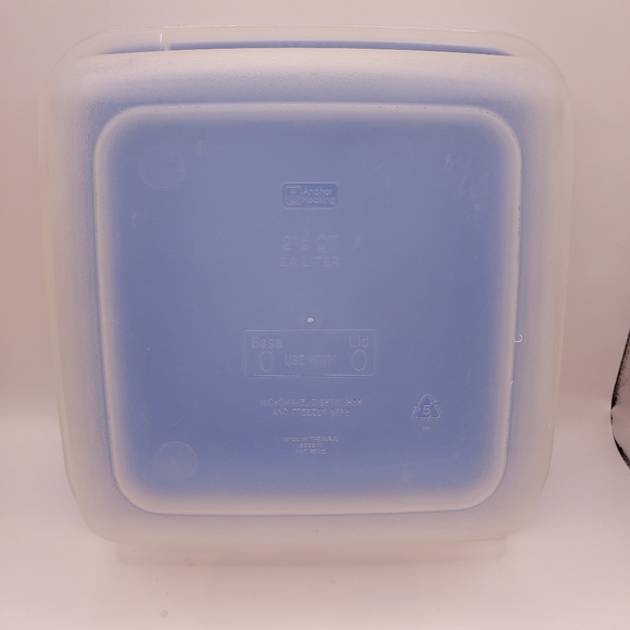 Lot of 3 Preowned Food Storage Containers 3 Different Manufacturer and Sizes. - Picture 8 of 14